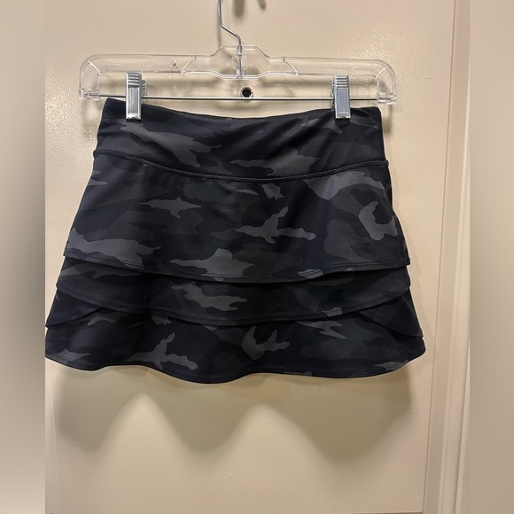 Athleta Girl Camo Lux Swing Skort , size M/8-10 - Picture 3 of 8